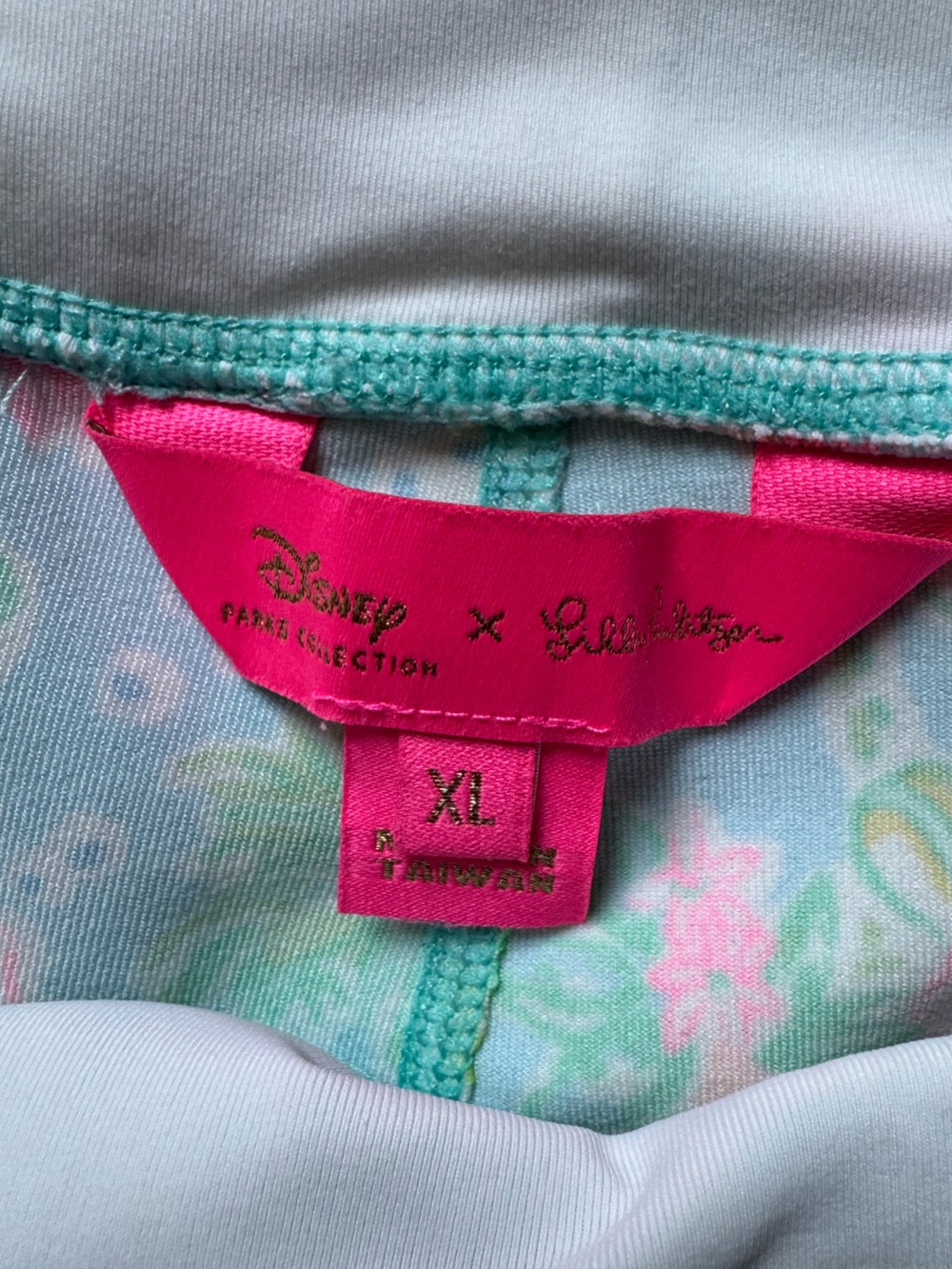 Disney Parks X Lilly Pulitzer Weekender Mickey Cinderella Castle Legging sz XL - Picture 3 of 5